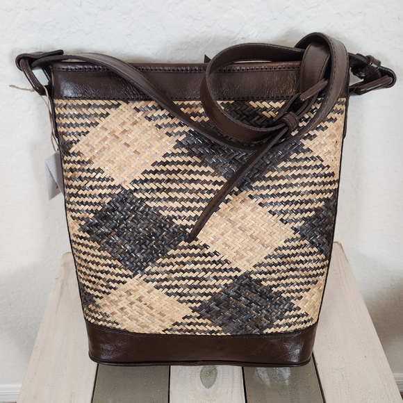 The Sak | NWT Bali Cassia Rattan Bucket Bag Brown - Picture 3 of 7